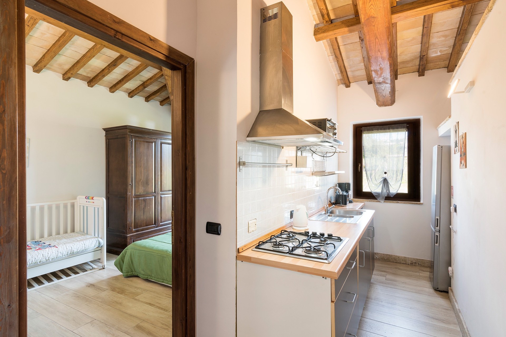 foto secondo angolo cucina casa domenico 1-2